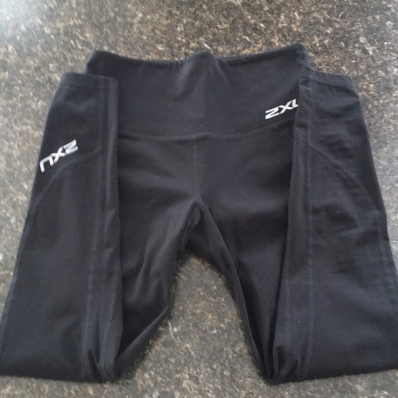 2XU black leggings - Picture 2 of 4